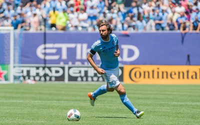 天行电竞评论-队友欢呼